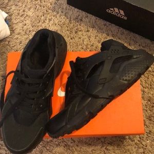Nike Huaraches (Black)